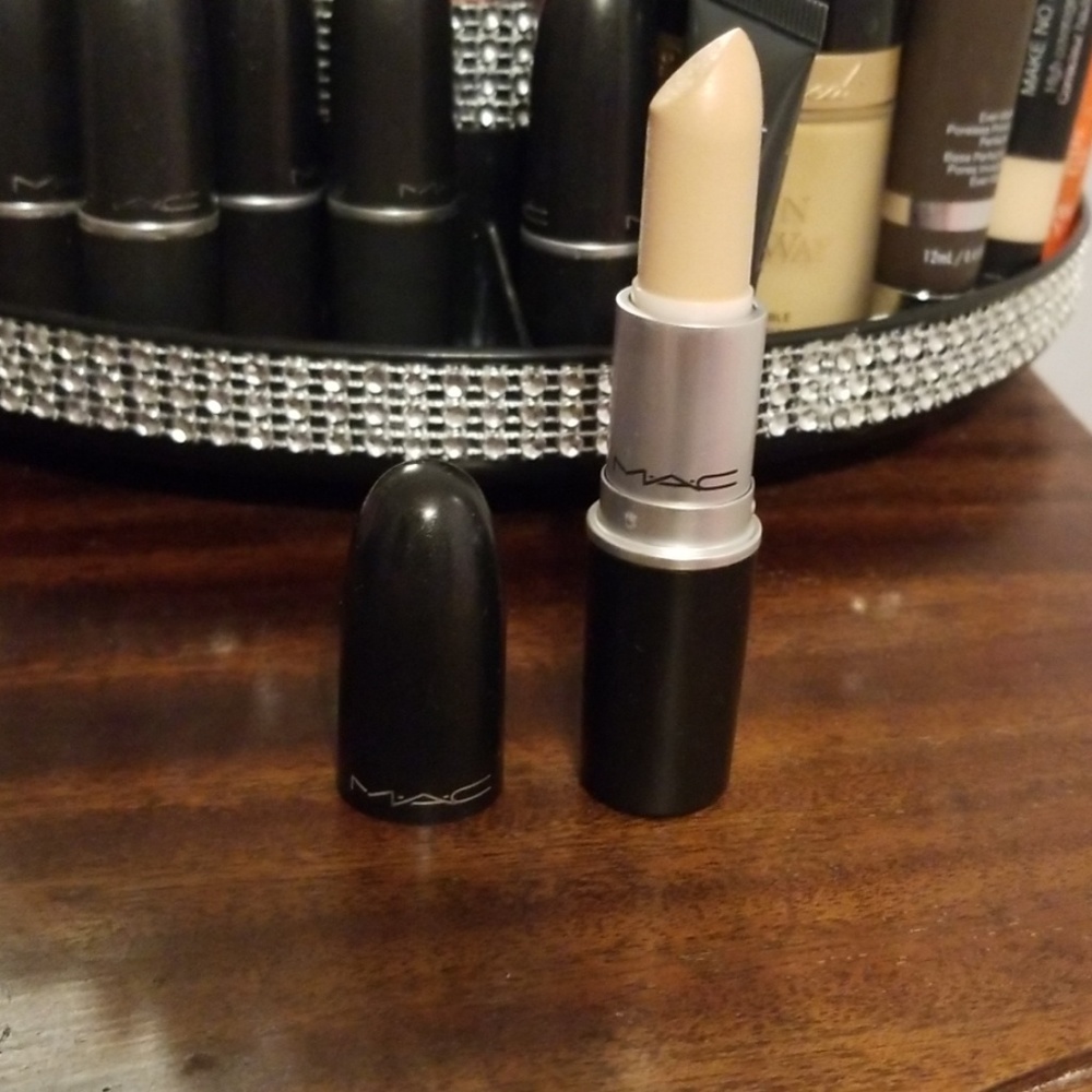 MAC LIPSTICK Equality